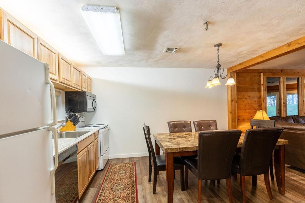 Apartment Seven Springs Stoneridge 3 Bedroom Standard - Ski-in Out, Pet Friendly! Champion
